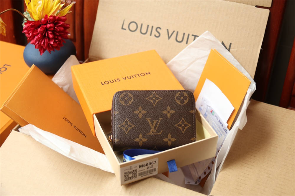 Louis Vuitton wallet ZIPPY M60067  2025 new 